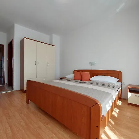 Apartman Irena *